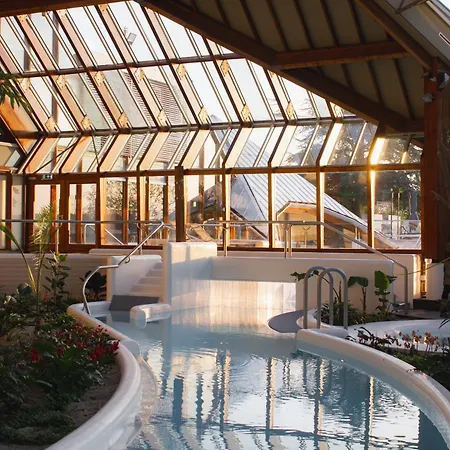Wellnesshotel Thermae 2000 4* ファルケンブルフ